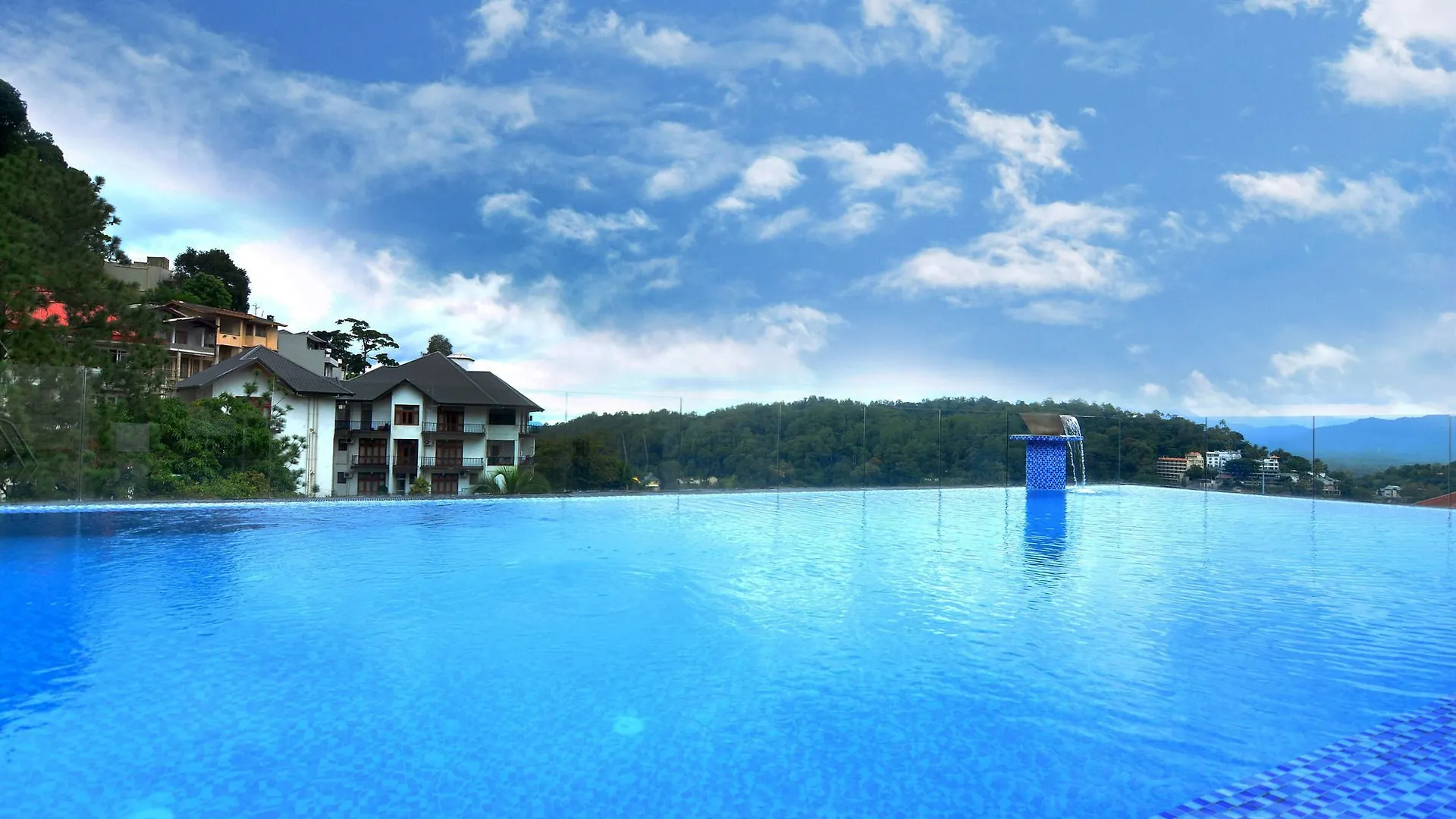 Grand 103 Hotel Kandy 3*,